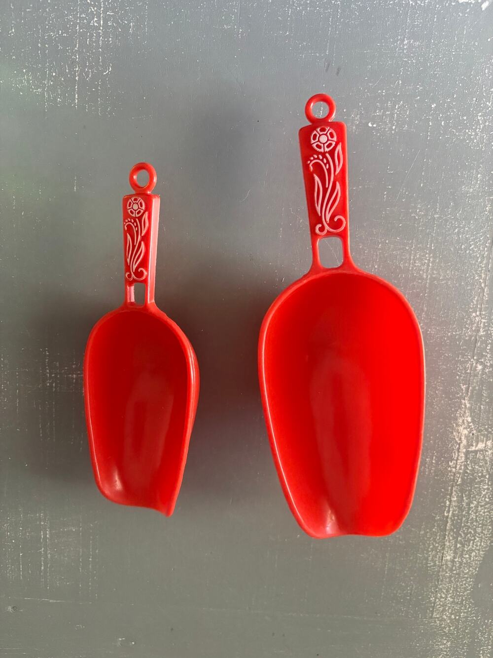 Vintage Red Plastic Scoops Set of 2 White Floral Handles Retro Kitchen Utility